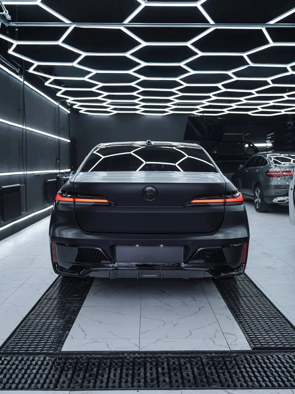 BMW 7: PPF Matte, фото 4