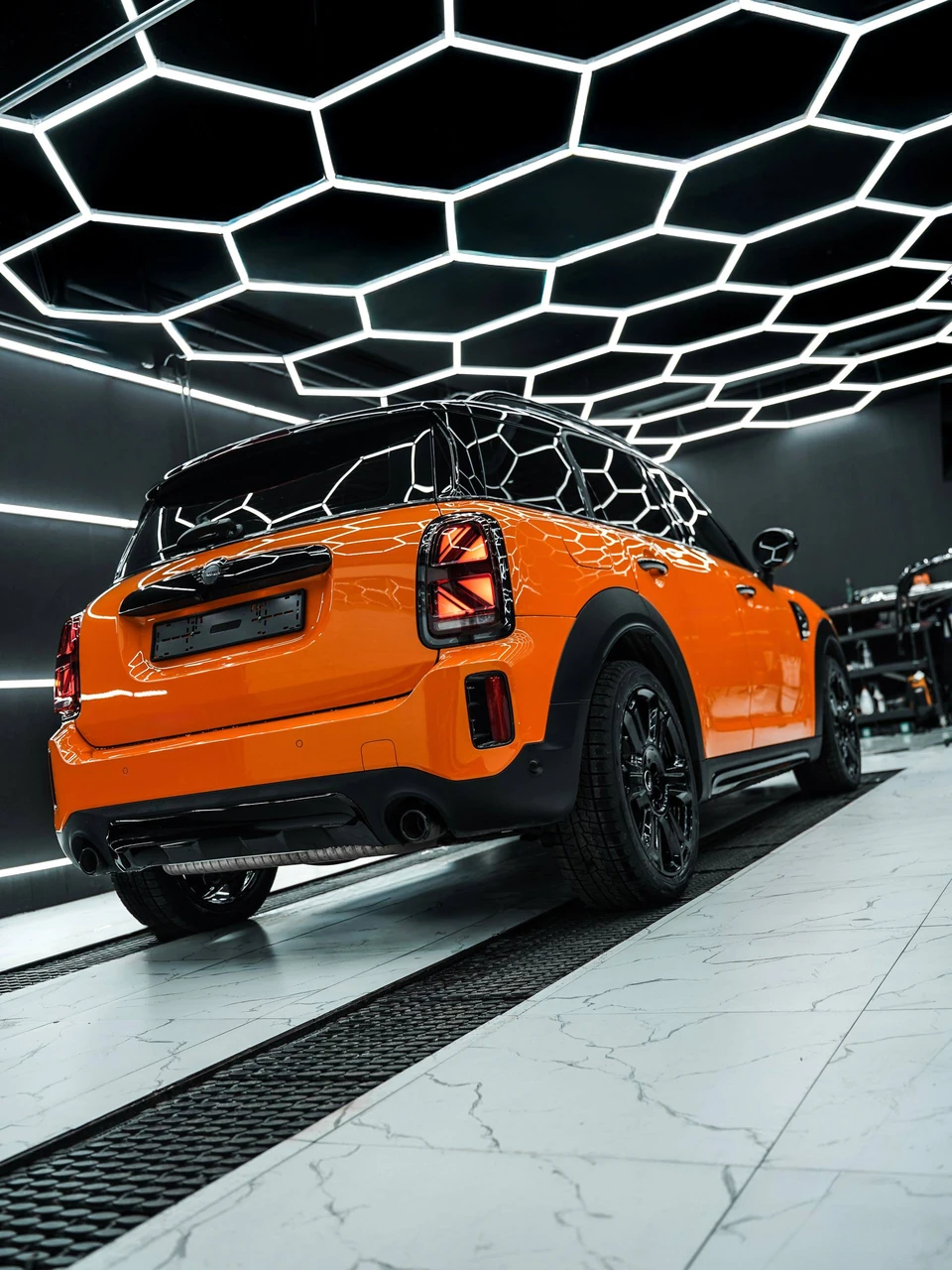 Mini Countryman: смена цвета в студии ASG