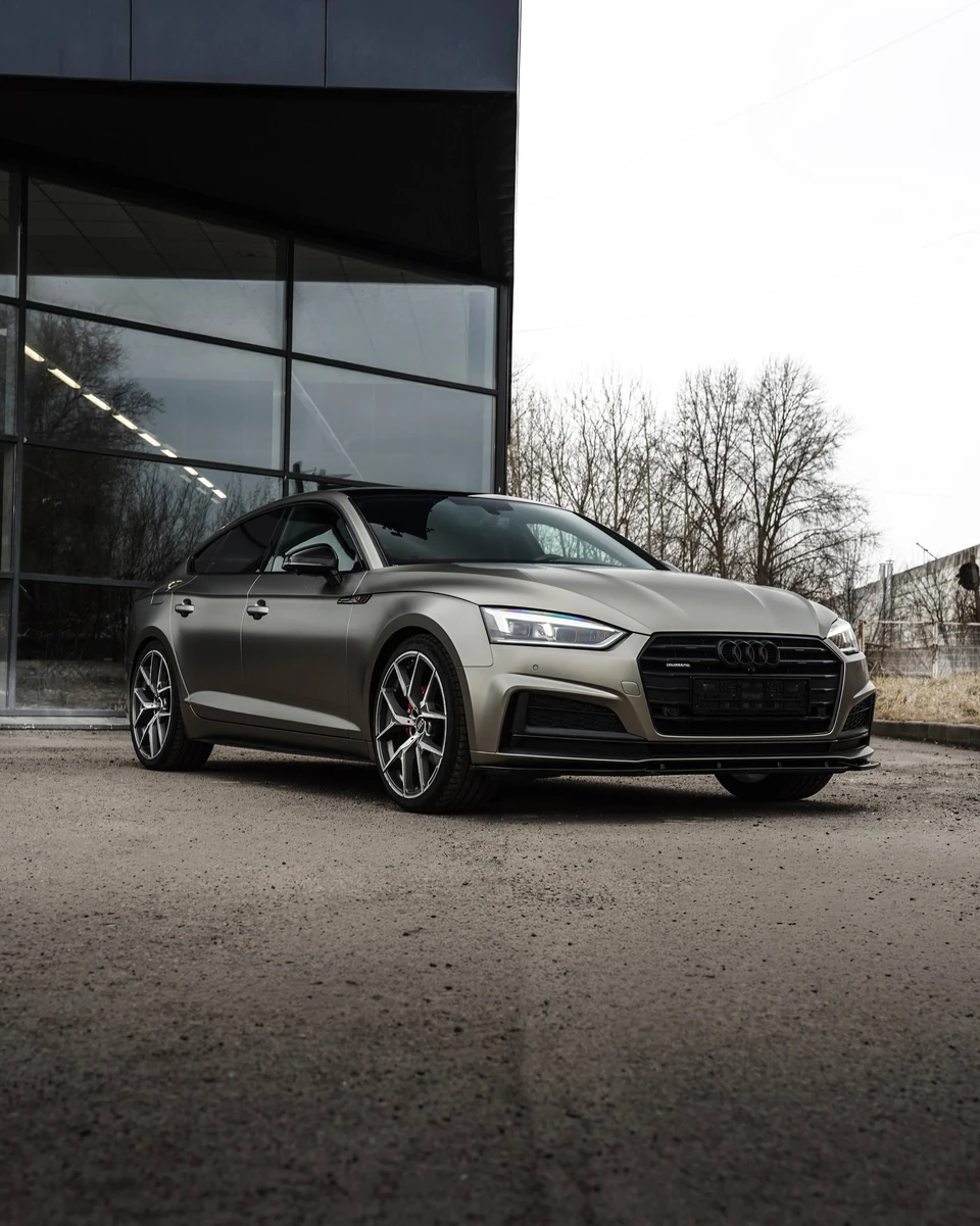 Audi A5: цветной полиуретан в студии ASG