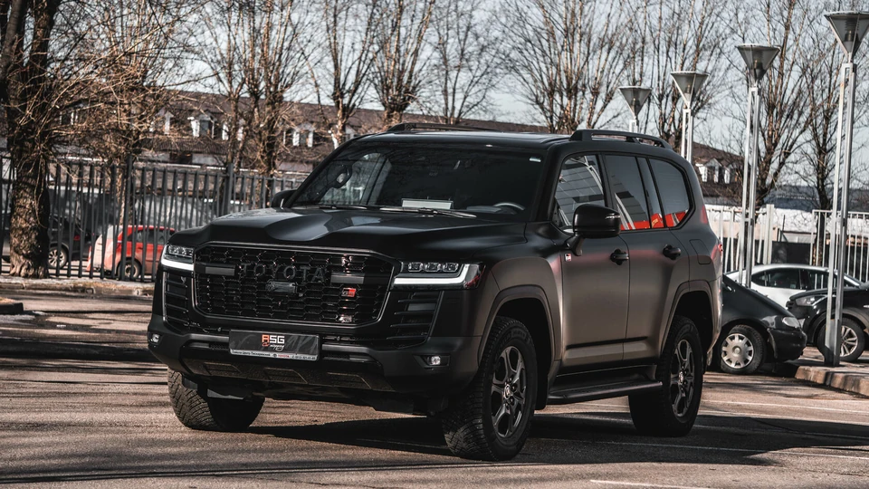 Toyota Land Cruiser 300 в студии ASG